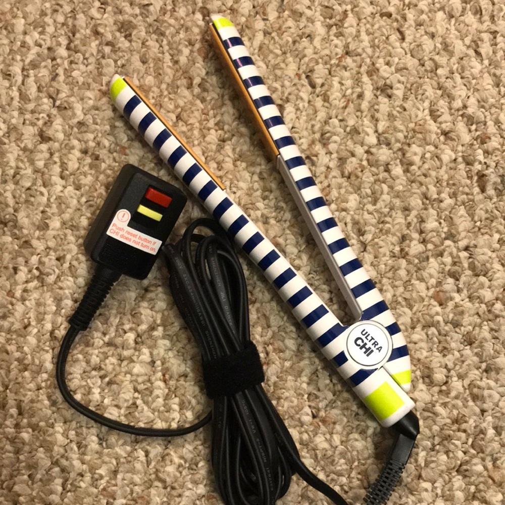 Chi Limelight 1” Ceramic Flat Iron- Like New